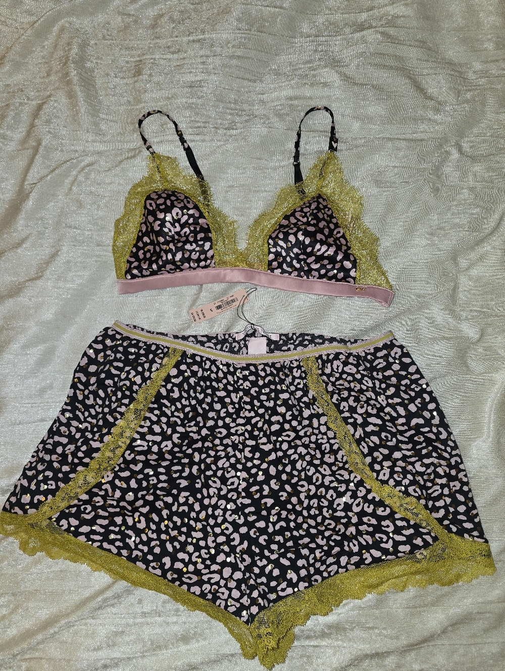 NWT Victoria's Secret Lace-Trim Leopard Print Bralette & Shorts Sleep Set